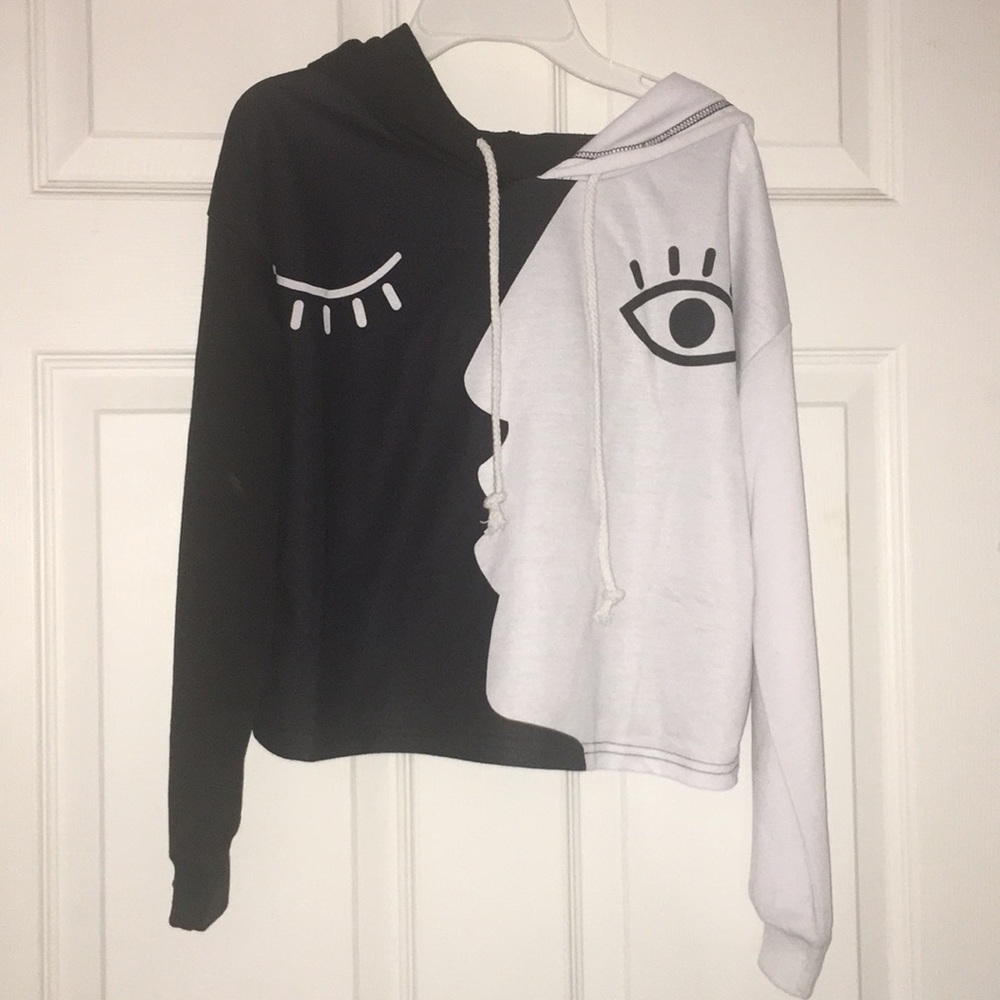 Crop top sweatshirt with art on it